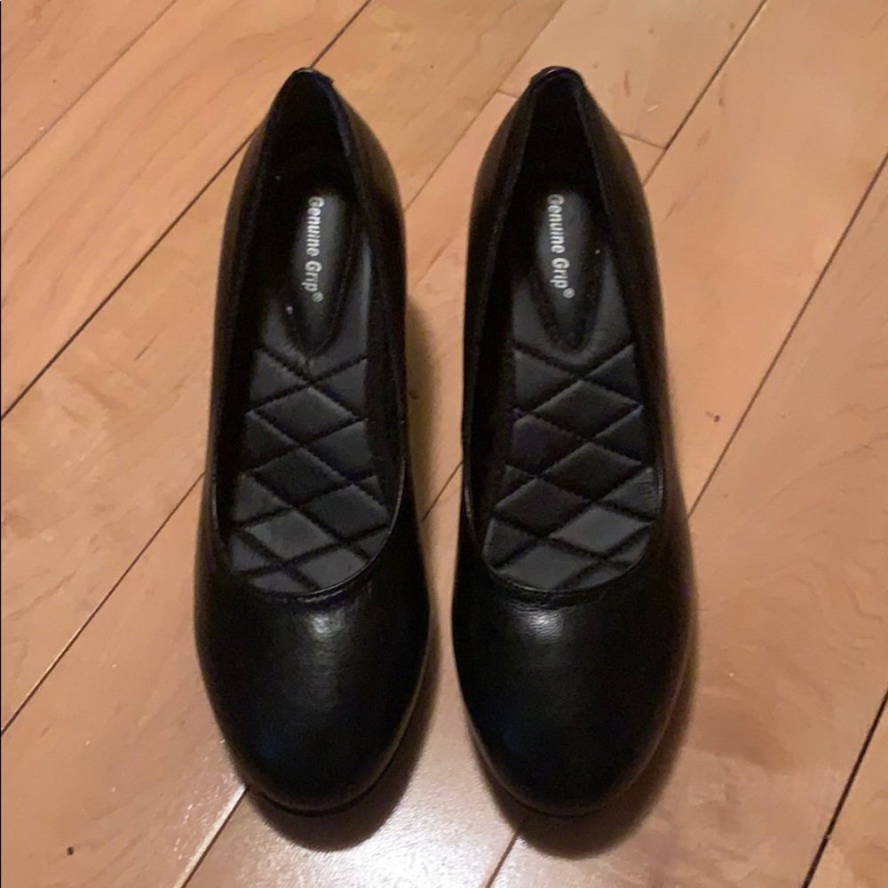 Genuine grip black wedges NWOT